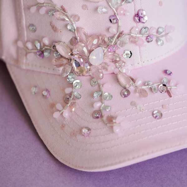 Кепка с вышивкой