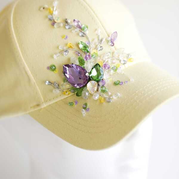 Кепка с вышивкой мини