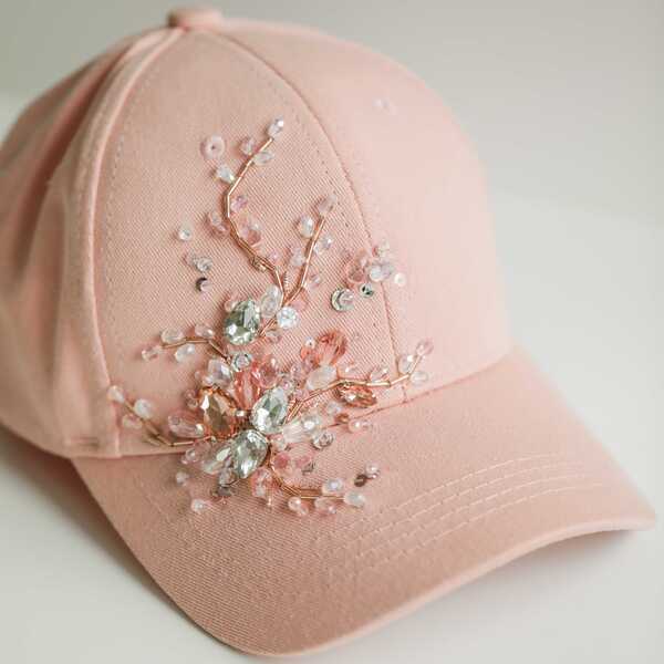 Кепка с вышивкой minimal