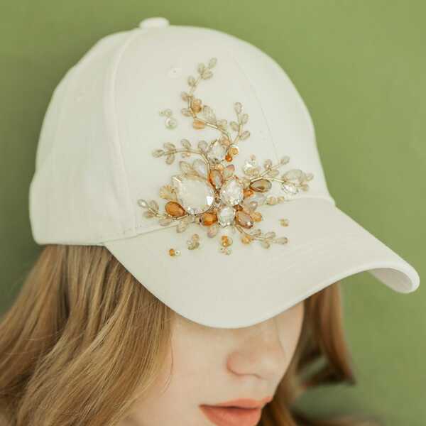 Кепка с вышивкой minimal