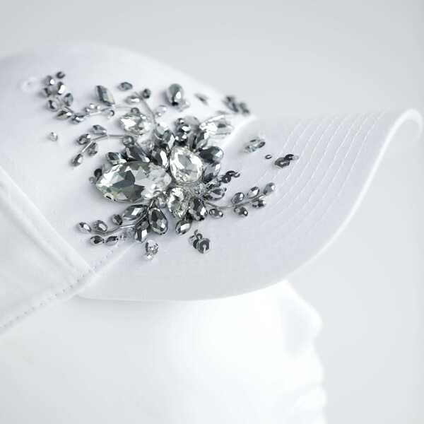 Кепка с вышивкой мини