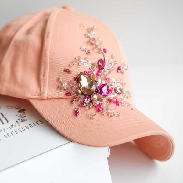 Кепка с вышивкой мини