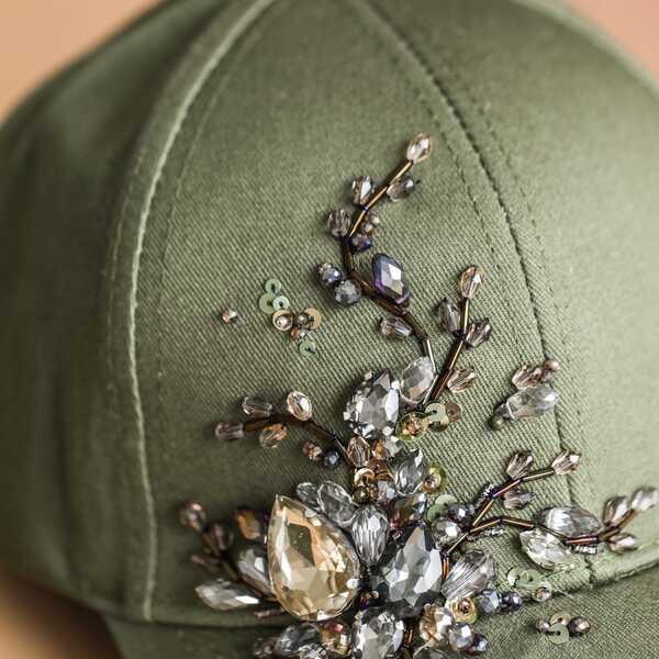 Кепка с вышивкой мини