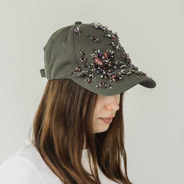 Кепка с вышивкой