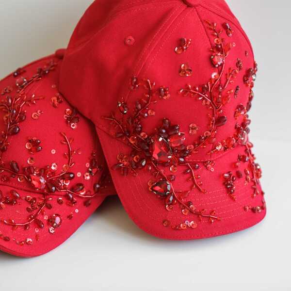 Кепка с вышивкой