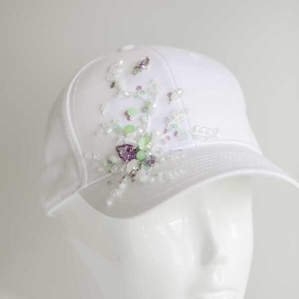 Кепка с вышивкой мини