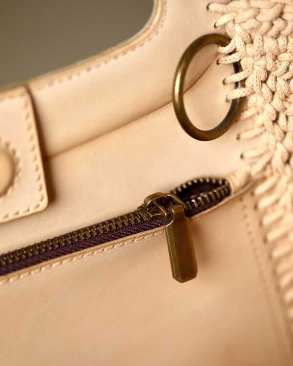 Сумка Ривьера из натуральной кожи в бежевом цвете