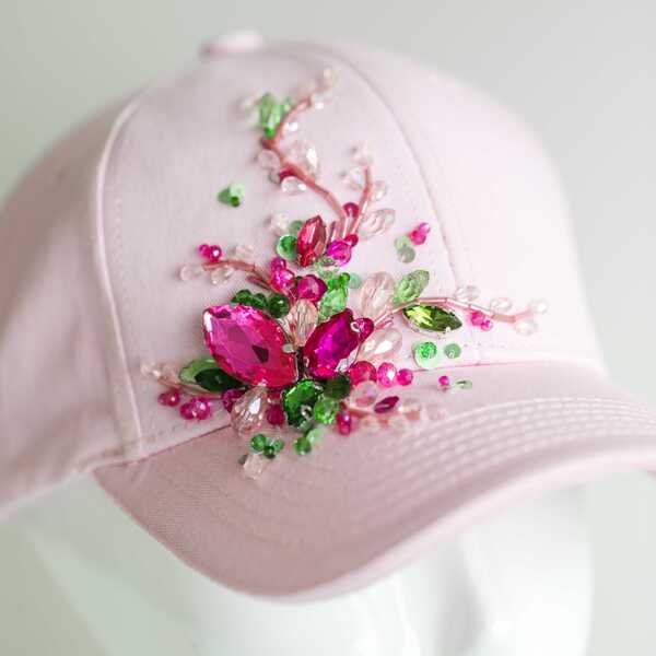Кепка с вышивкой мини