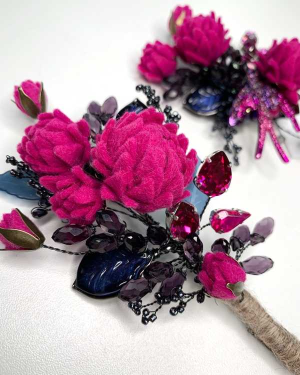 Веточка фуксии