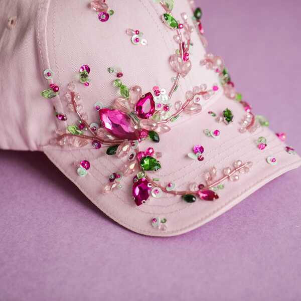 Кепка с вышивкой