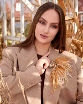 Лошадка Искра с гривой