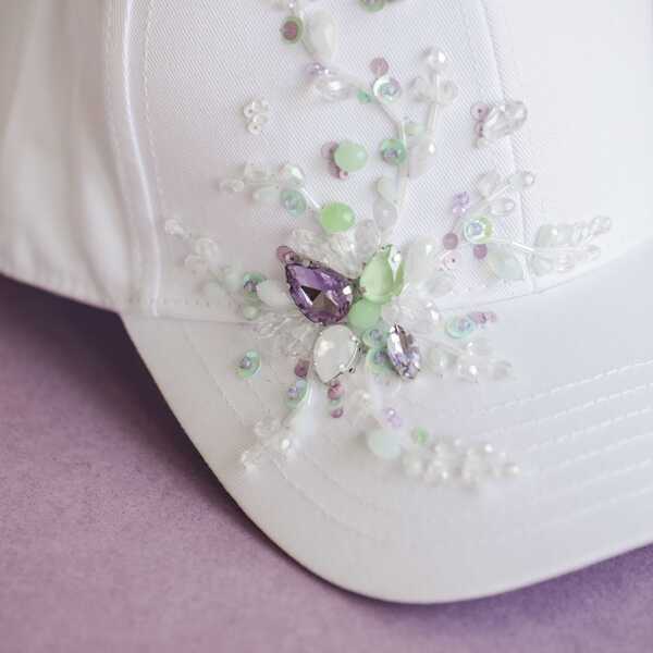 Кепка с вышивкой мини