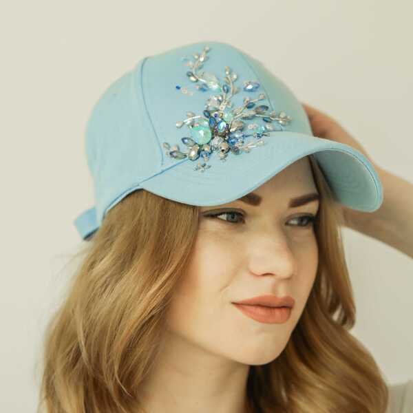 Кепка с вышивкой minimal