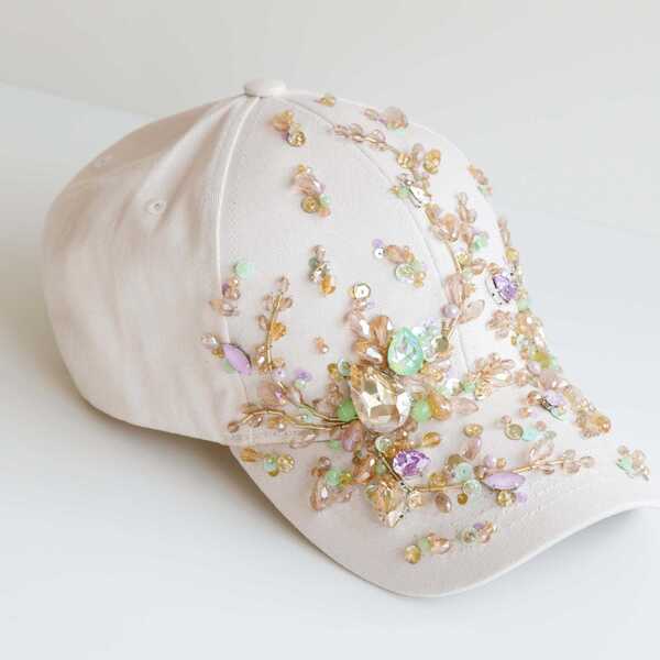 Кепка с вышивкой