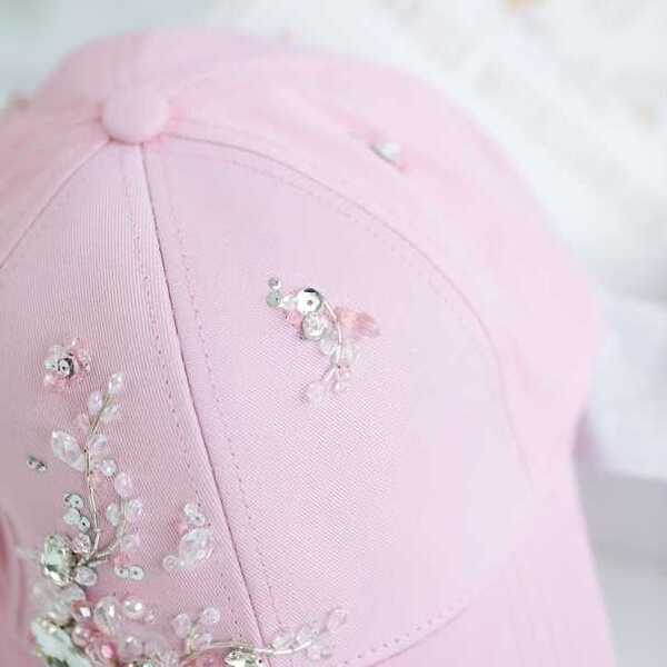 Кепка с вышивкой minimal