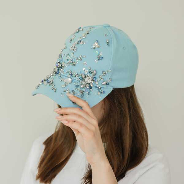 Кепка с вышивкой