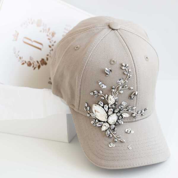 Кепка с вышивкой мини