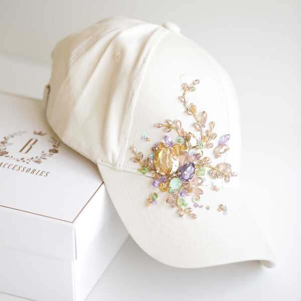 Кепка с вышивкой мини