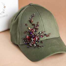 Кепка с вышивкой мини