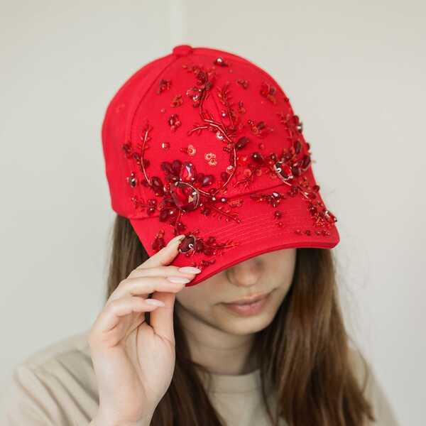 Кепка с вышивкой