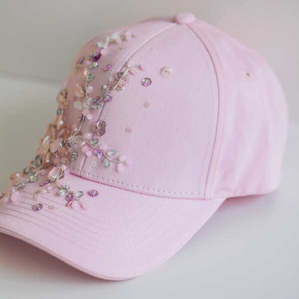 Кепка с вышивкой