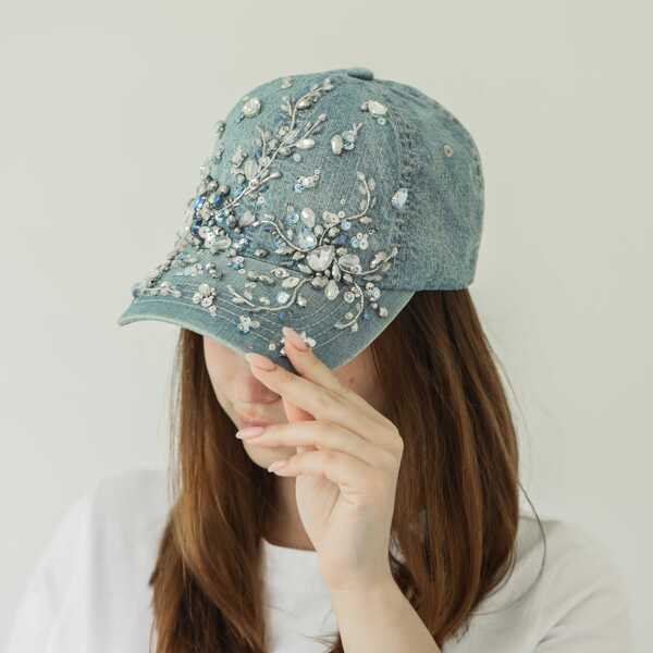 Кепка с вышивкой