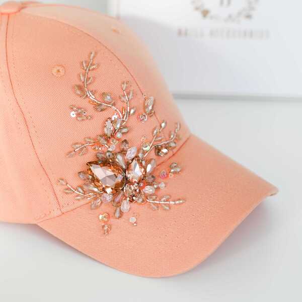 Кепка с вышивкой мини