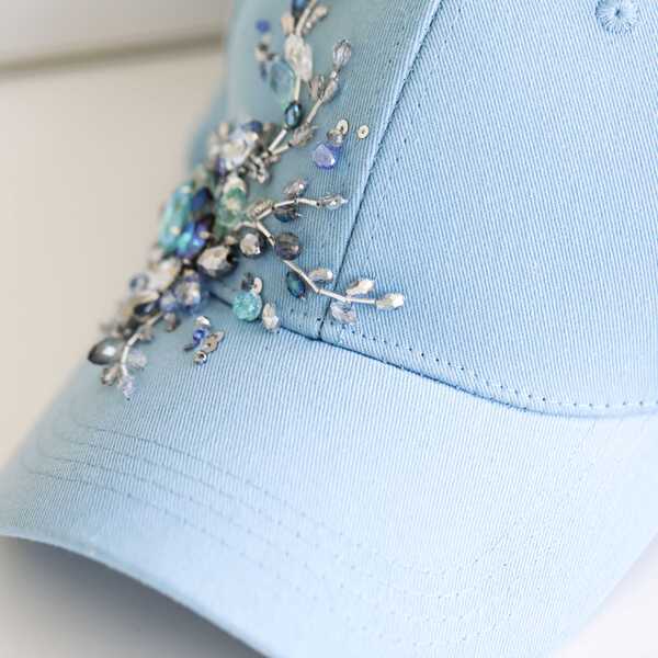 Кепка с вышивкой minimal