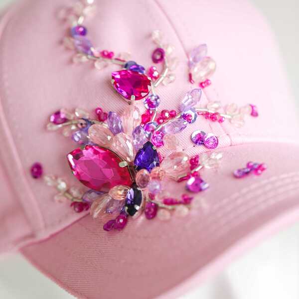 Кепка с вышивкой мини