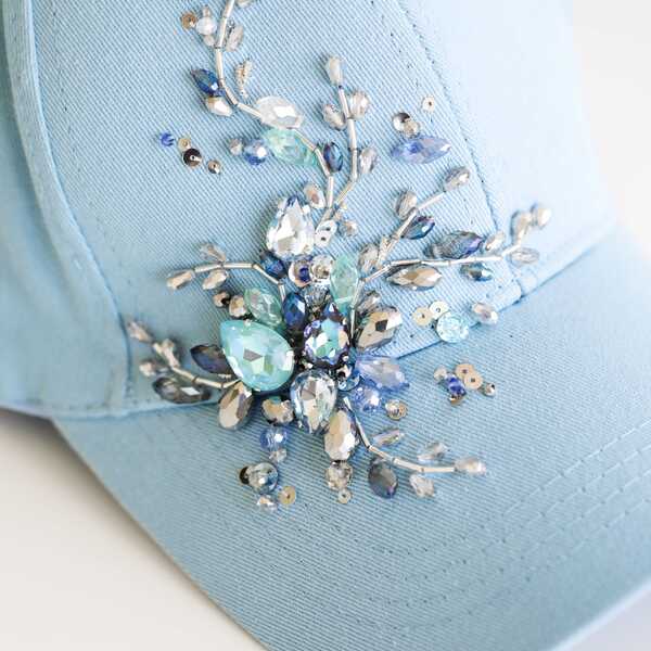 Кепка с вышивкой minimal