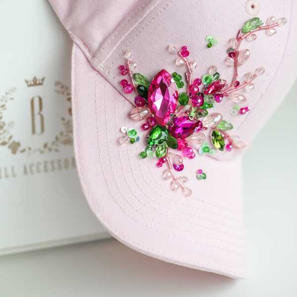 Кепка с вышивкой мини