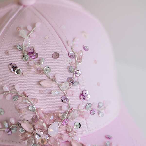 Кепка с вышивкой