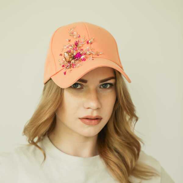 Кепка с вышивкой мини