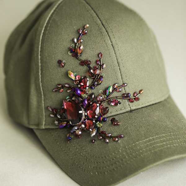 Кепка с вышивкой мини