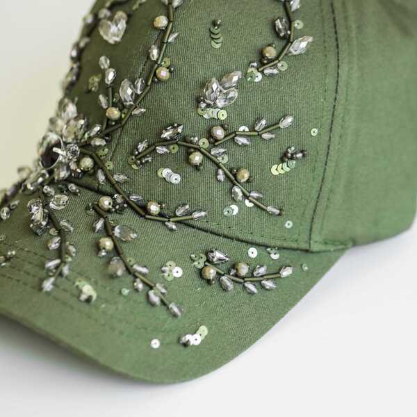 Кепка с вышивкой