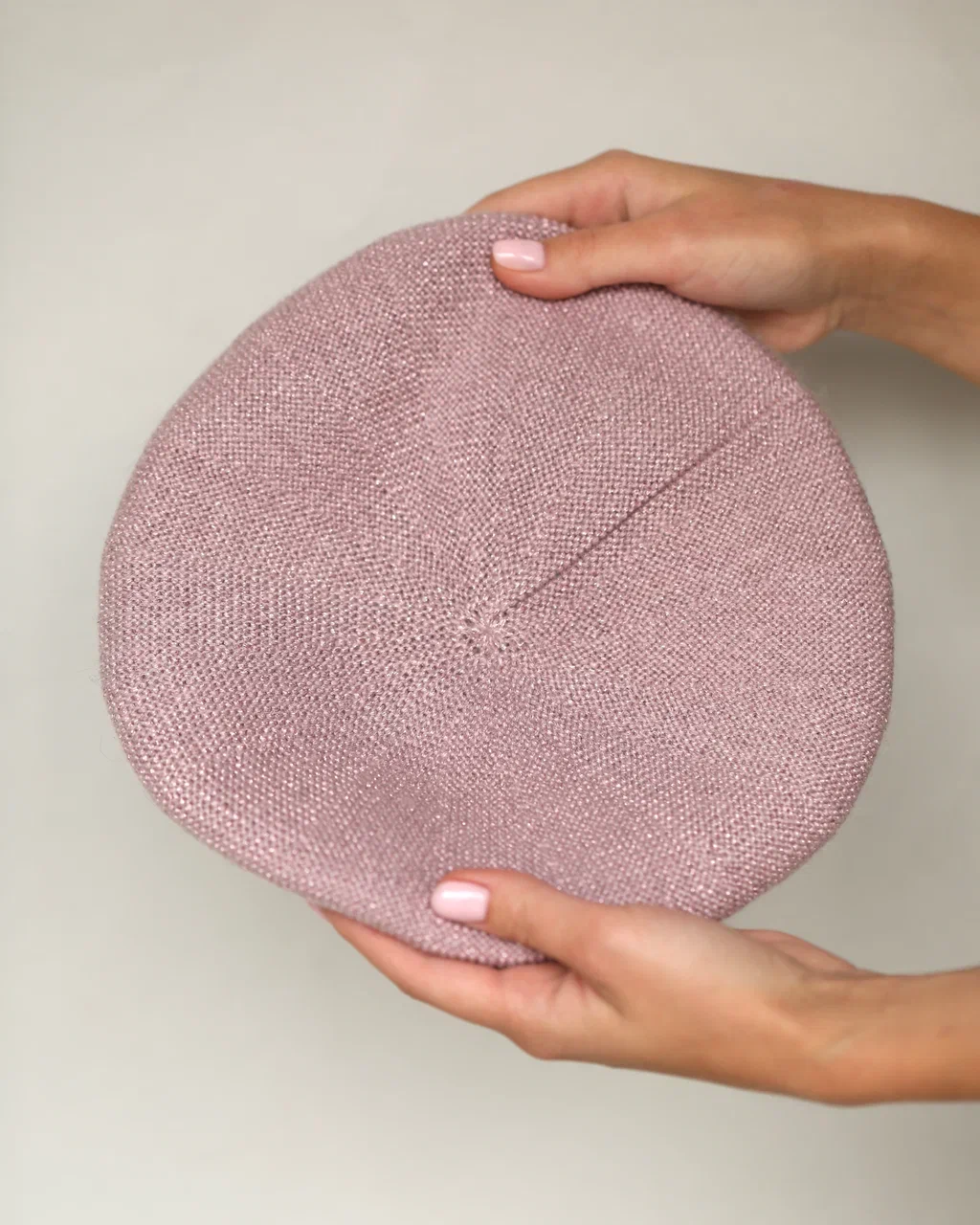 БЕРЕТ БЛЕСТЯЩИЙ ПУДРОВЫЙ