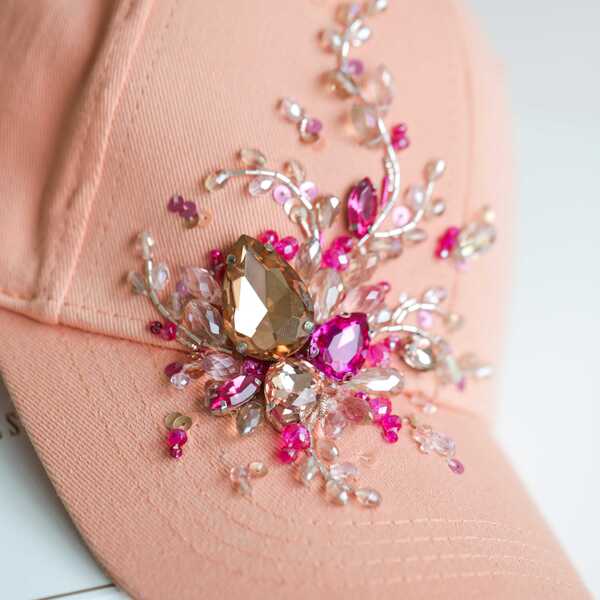 Кепка с вышивкой мини