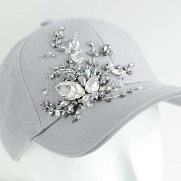 Кепка с вышивкой мини