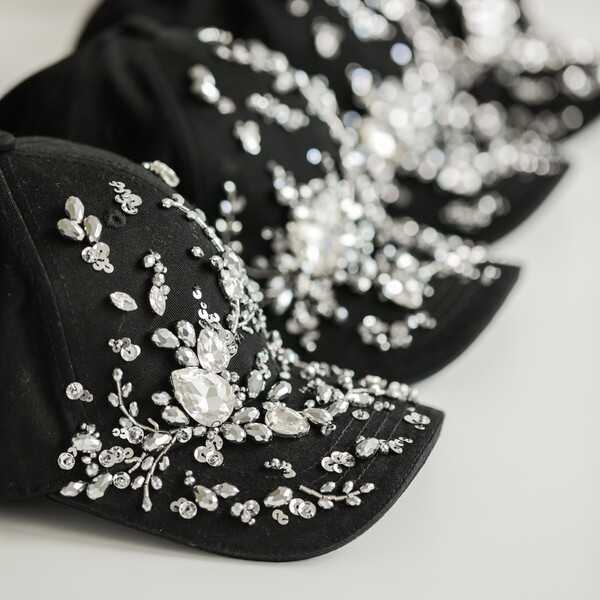 Кепка с вышивкой