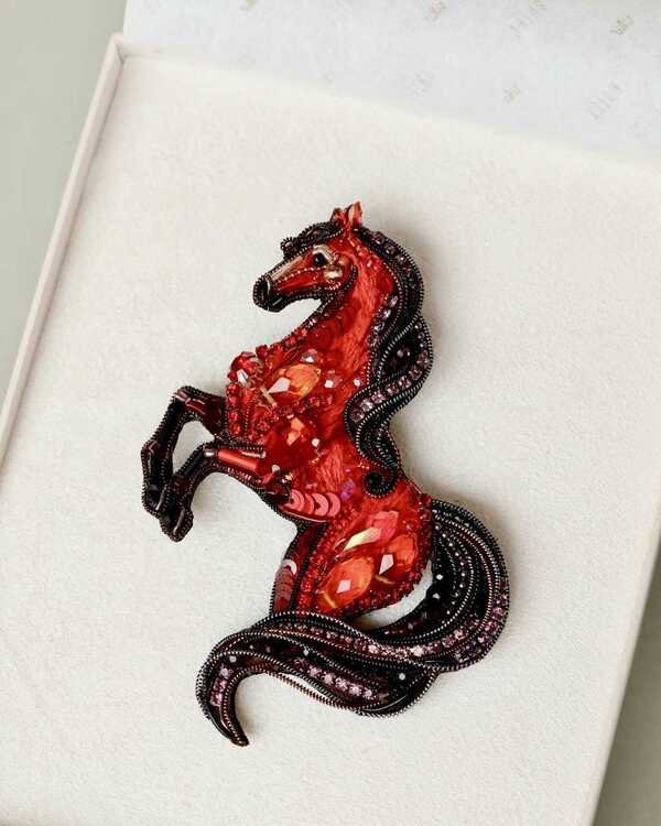 Лошадь огненная