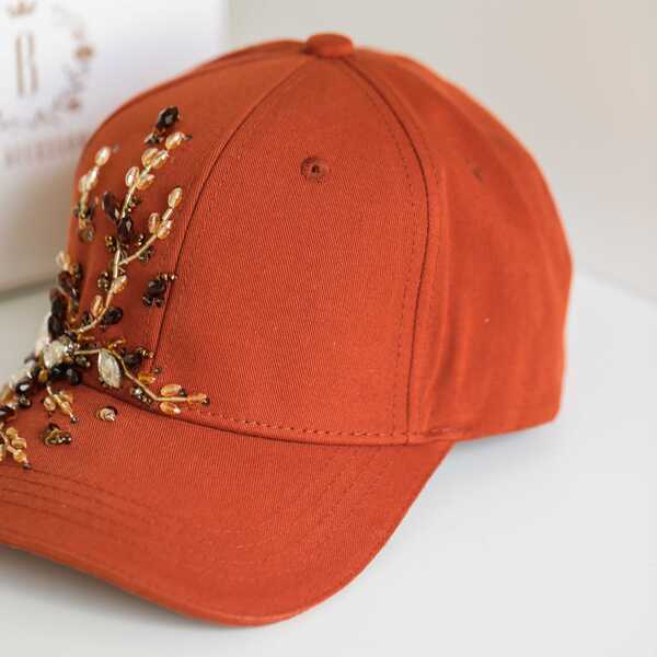 Кепка с вышивкой мини