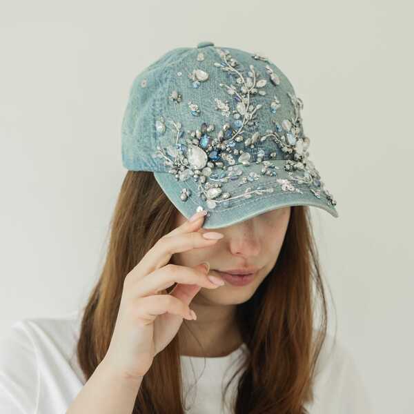 Кепка с вышивкой