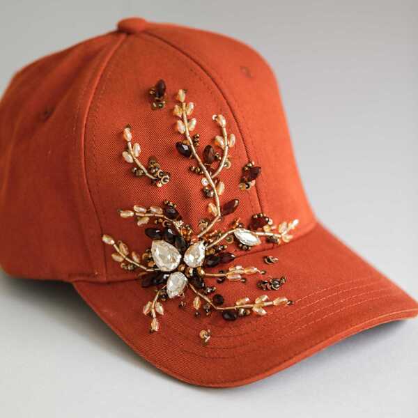 Кепка с вышивкой мини