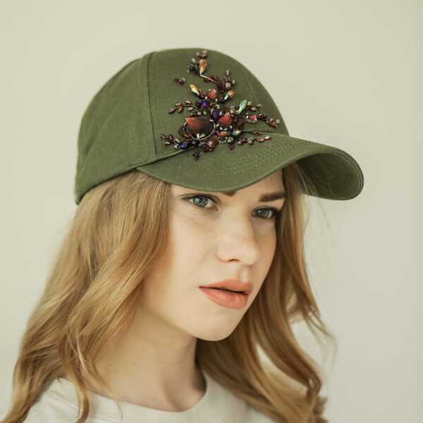 Кепка с вышивкой мини