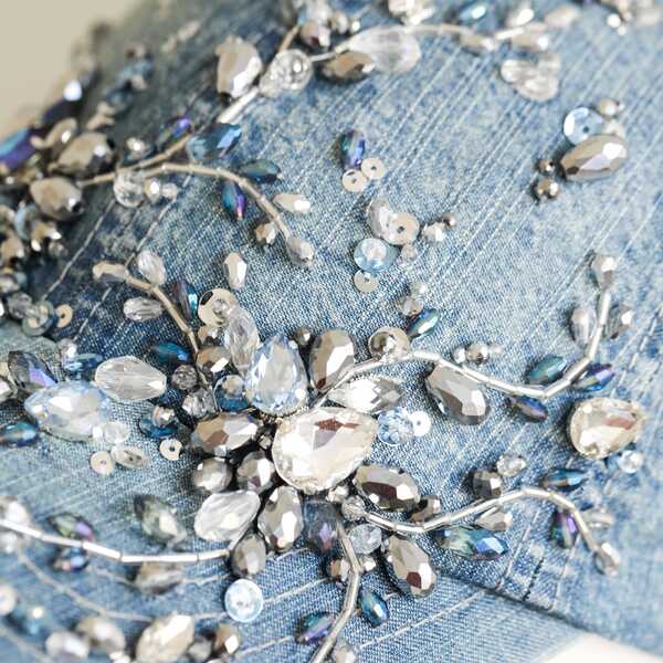 Кепка с вышивкой