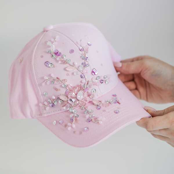 Кепка с вышивкой