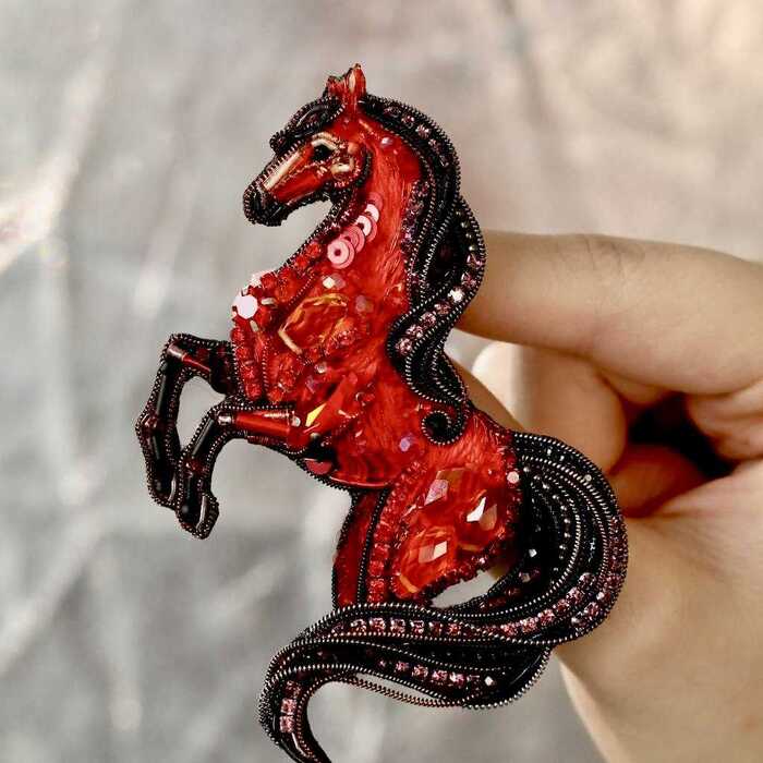 Лошадь огненная