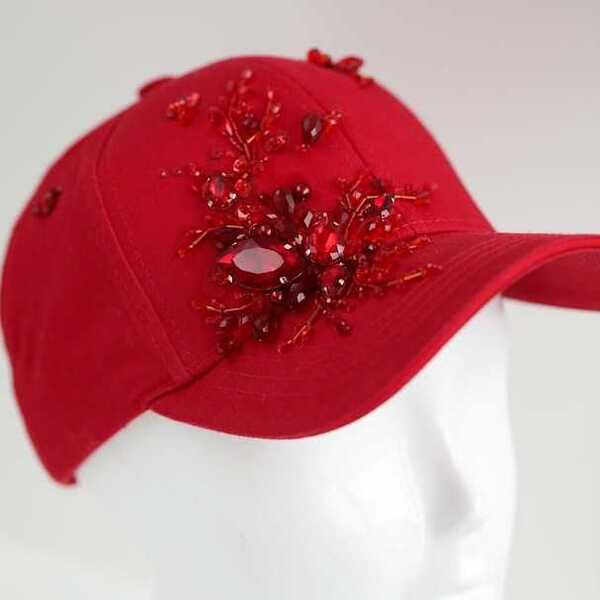 Кепка с вышивкой мини