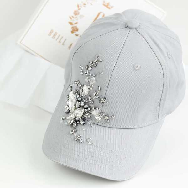 Кепка с вышивкой мини