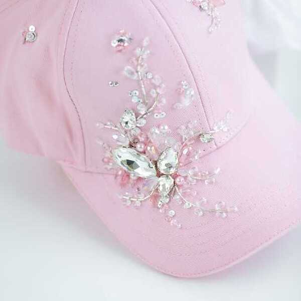 Кепка с вышивкой minimal